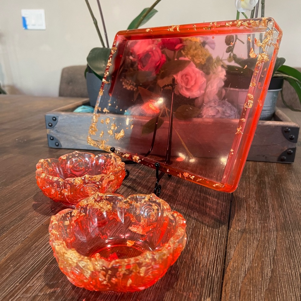 Elegant Red and Gold Decorative Resin Tray Set